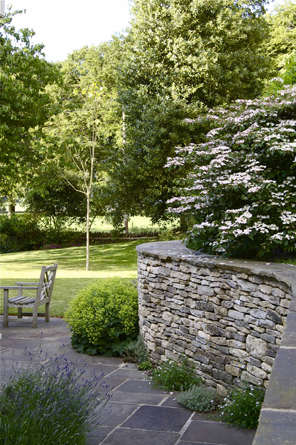 Garden Designer Justin Spink Vicarage in Windrush Valley