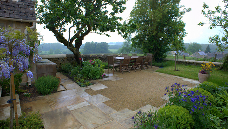 Garden Designer Justin Spink Cottage Garden in the Cotswolds