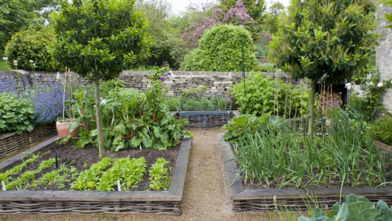 Garden Designer Justin Spink Cottage Garden in the Cotswolds