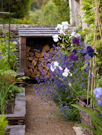 Garden Designer Justin Spink Cottage Garden in the Cotswolds