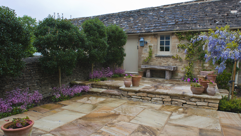 Garden Designer Justin Spink Cottage Garden in the Cotswolds