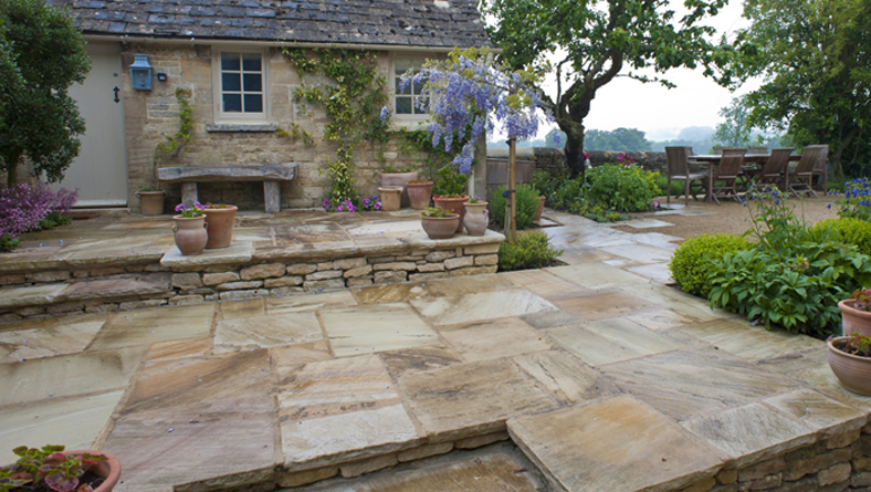 Garden Designer Justin Spink Cottage Garden in the Cotswolds