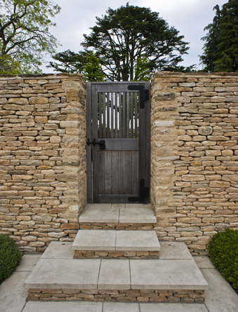 Garden Designer Justin Spink Cottage Garden near River Thames